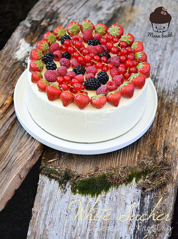 White-Sacher-with-berries