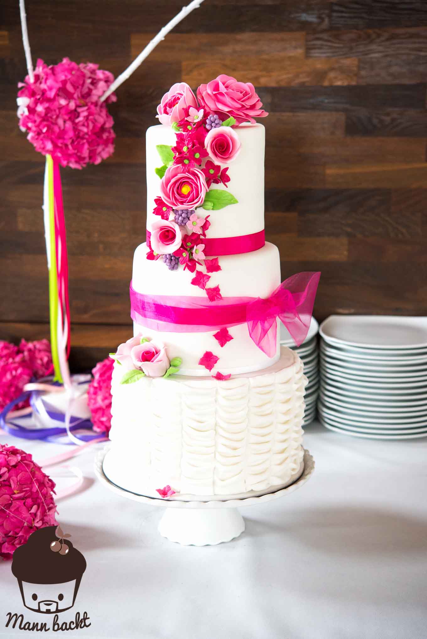 Hochzeitstorte Mann backt Tortendesign pink Wedding Cake Moschen (9 von 9)