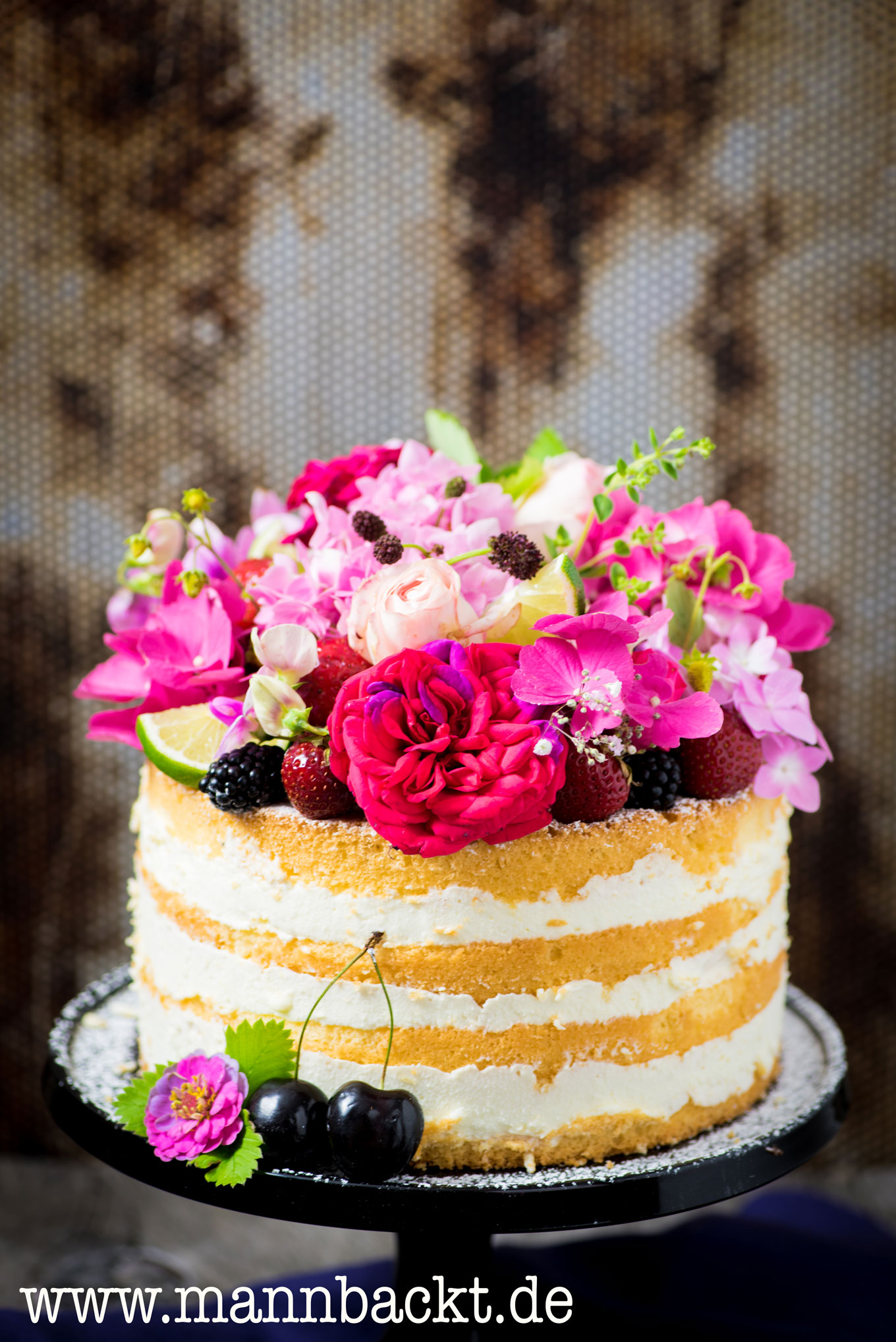 single-tier-naked-wedding-cake