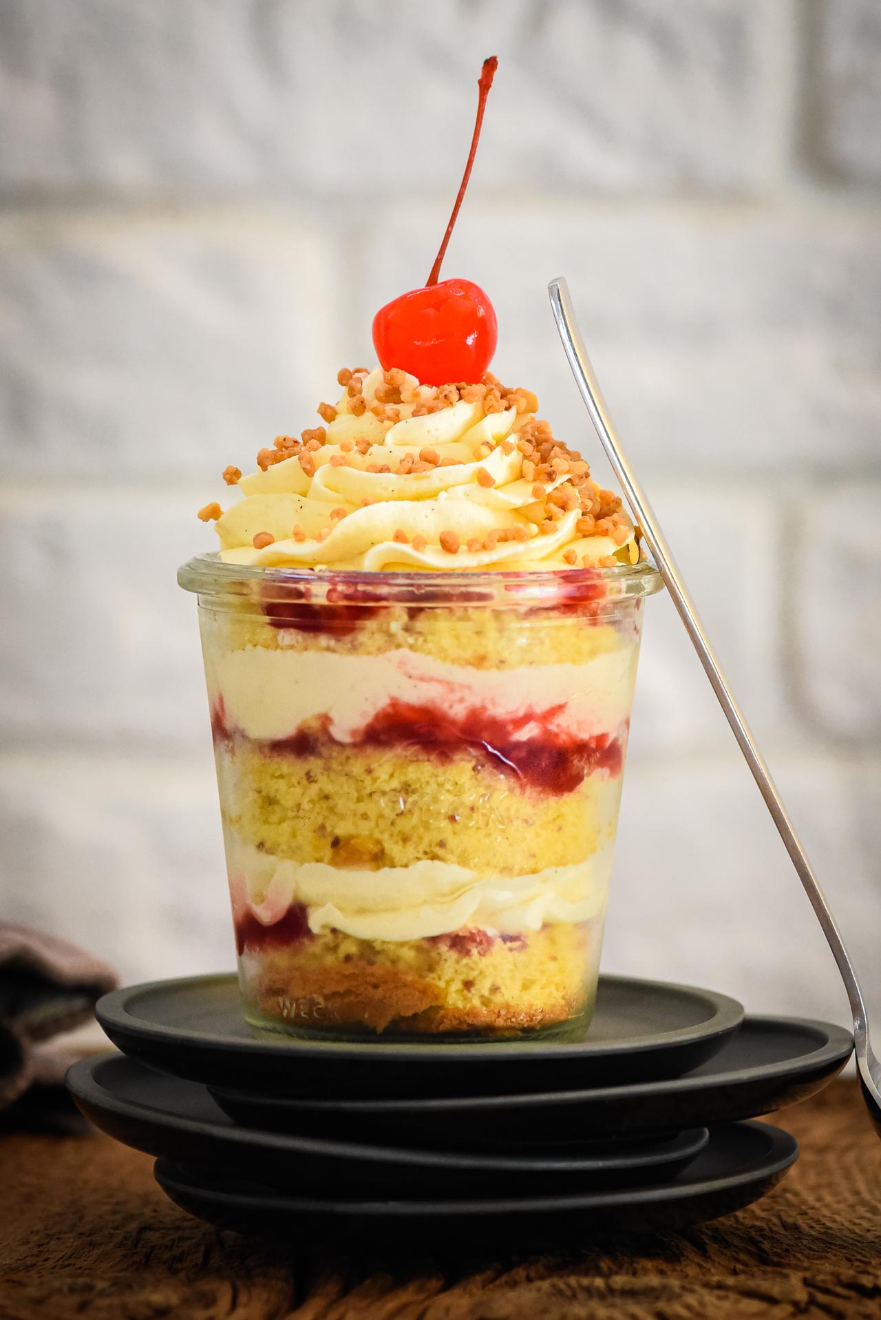 Frankfurter Kranz im Glas - Mann backt Frankfurter Kranz im Glas - Mann backt