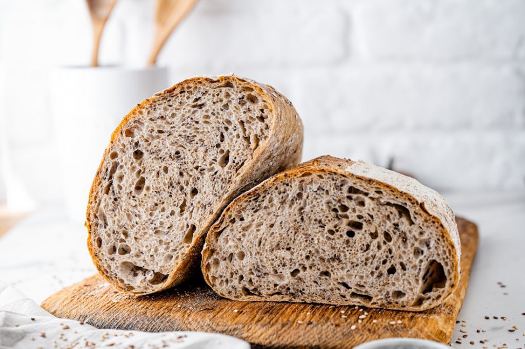 Sauerteigbrot mit Saaten