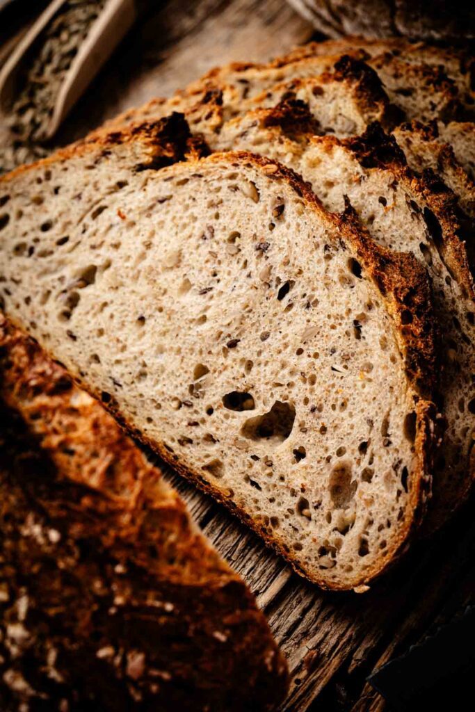 Stubaitaler Pausenbrot mit Sauerteig und Saaten